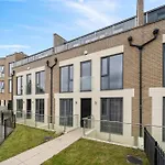 Unique Large, Luxury & Stylishtownhouse 5Br
