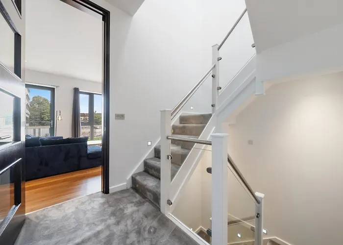 Unique Large, Luxury & Stylishtownhouse 5Br
