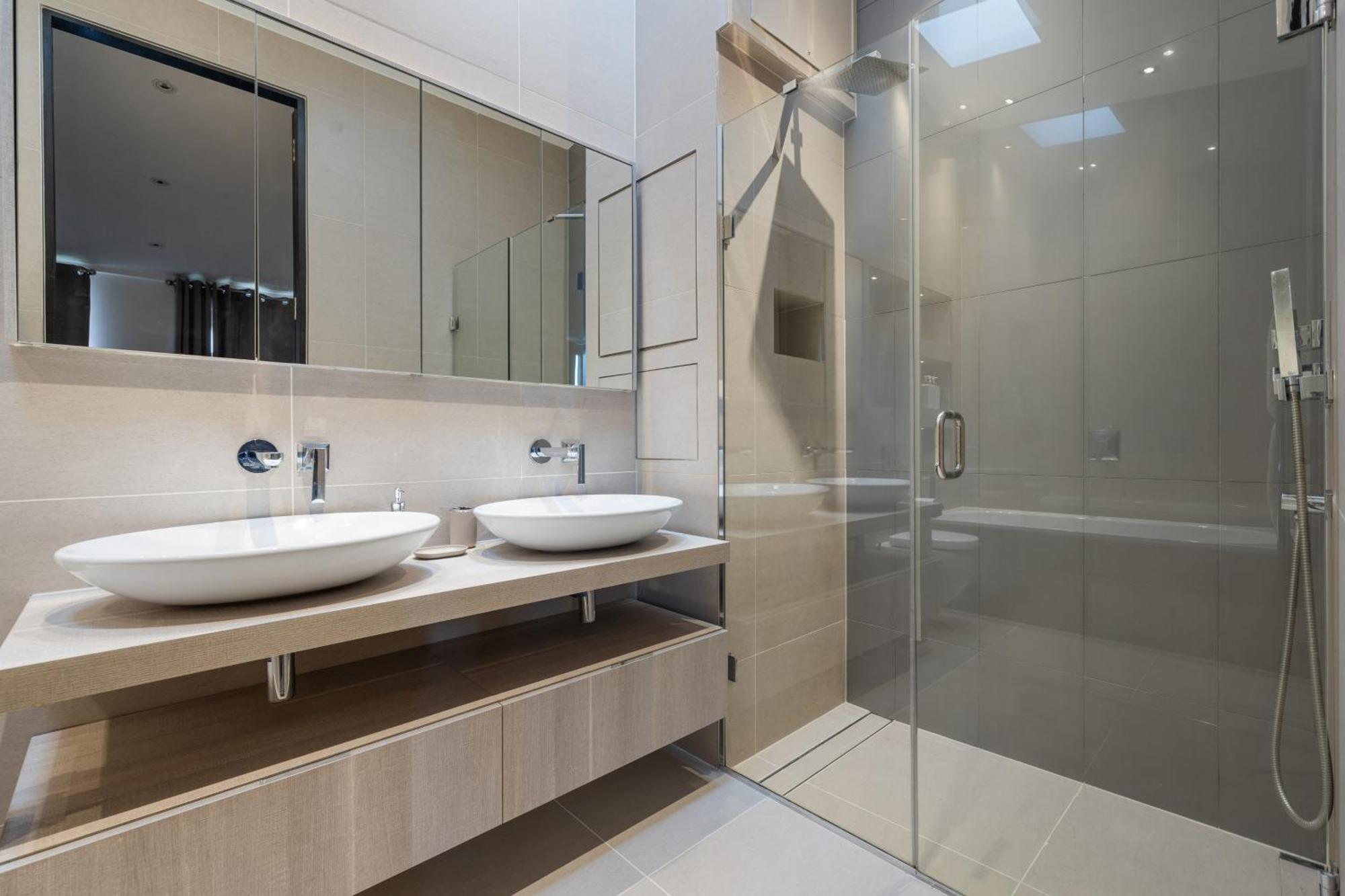Unique Large, Luxury & Stylishtownhouse 5br Apartment